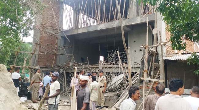 Haldwani: हल्द्वानी में निर्माणाधीन शॉपिंग कॉम्प्लेक्स की छत गिरने से बड़ा हादसा, दो मजदूर घायल