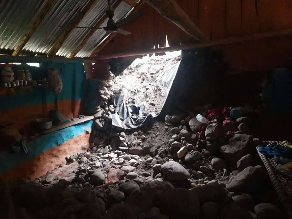 Uttarkashi: उत्तरकाशी में दीवार गिरने से एक ही परिवार के चार लोगों की दर्दनाक मौत