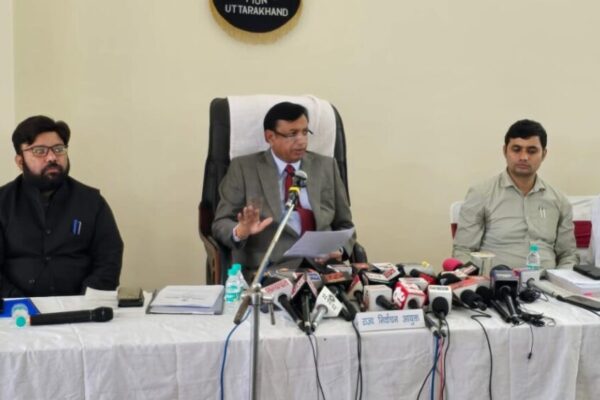 Dehradun: उत्तराखंड में त्रिस्तरीय पंचायत चुनाव की घोषणा, 12 जिलों में आचार संहिता लागू
