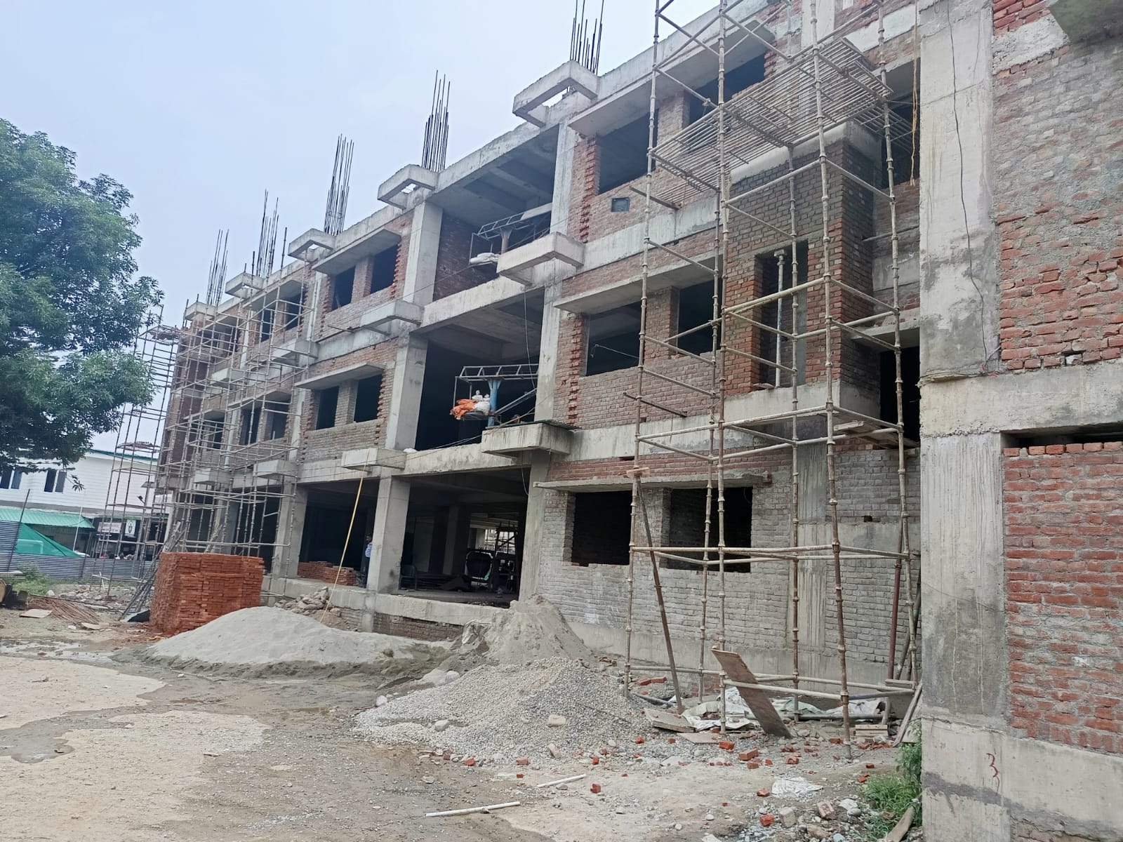 Haldwani: हल्द्वानी महिला अस्पताल को मिलेगा नया भवन और पार्किंग, स्वास्थ्य सुविधाओं में होगा बड़ा सुधार
