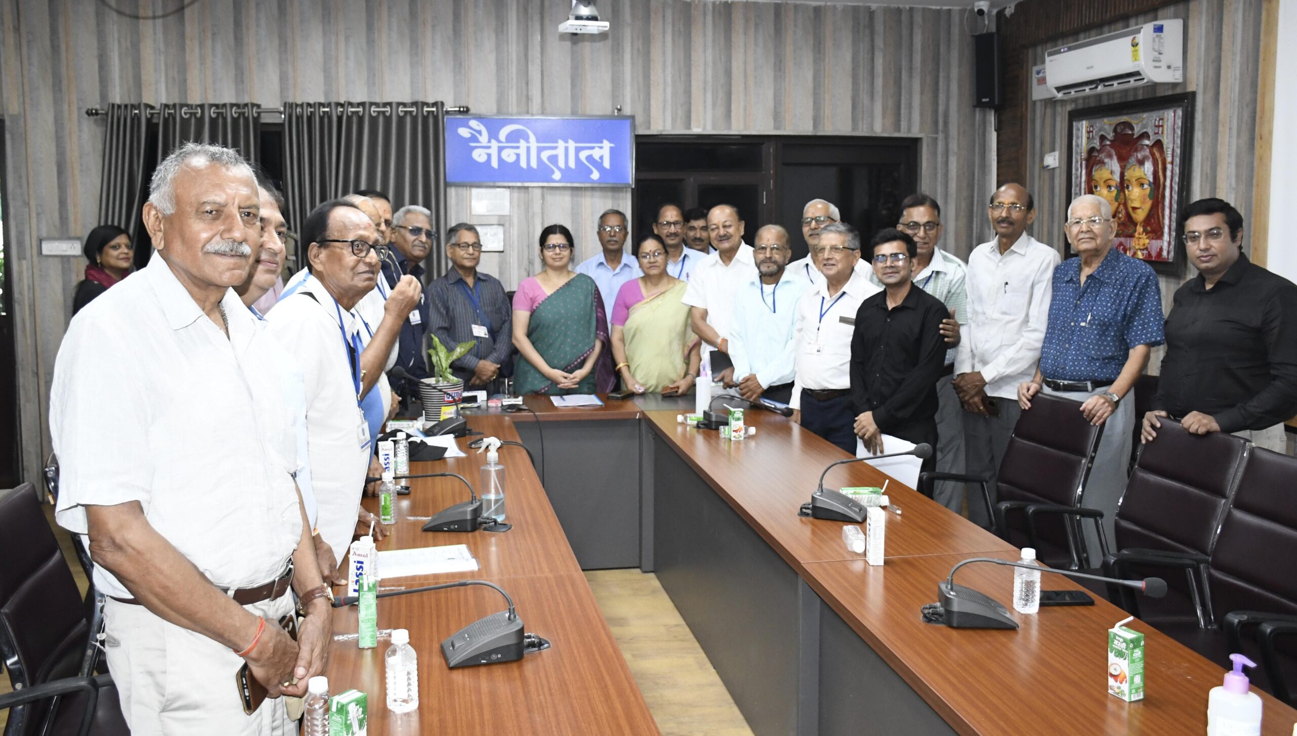 Haldwani: वरिष्ठ नागरिकों की सुरक्षा और सम्मान को लेकर प्रशासन सक्रिय, एकल वृद्धजनों के लिए बनेगी विशेष योजना