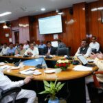 Dehradun: सीएम धामी ने हर जनपद में युवाओं को प्रशिक्षण और रोजगार से जोड़ने के दिए निर्देश