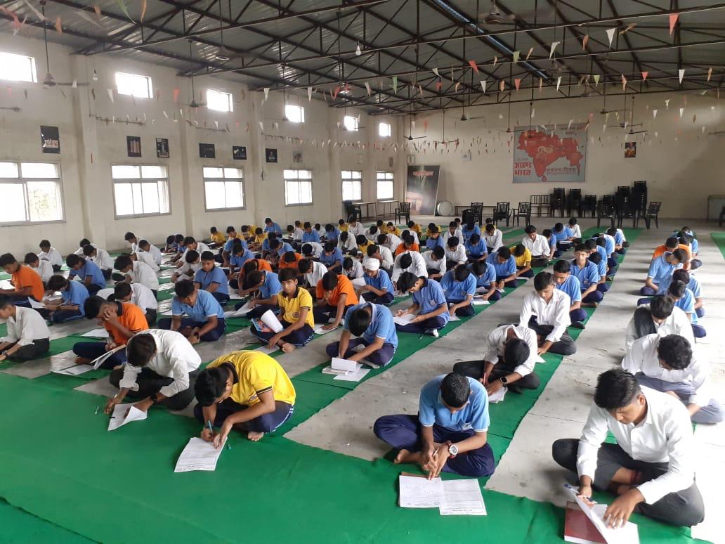 Haldwani: उत्तराखंड पूर्व प्रांत में ‘भारत को जानो’ प्रतियोगिता की लिखित परीक्षा संपन्न, 23 जिलों के 42 हजार छात्र हुए शामिल