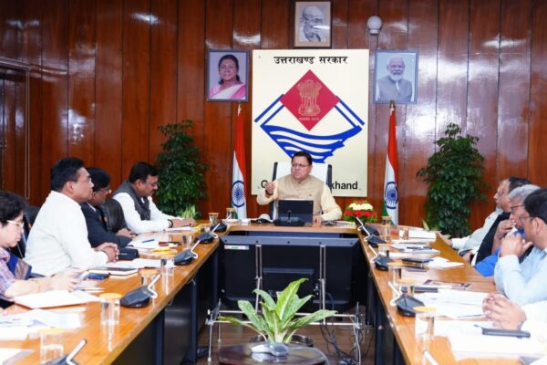 Dehradun: उत्तराखंड में स्वास्थ्य सुविधाओं के उन्नयन को लेकर मुख्यमंत्री धामी सख्त, टेलीमेडिसिन और योग नीति पर दिए निर्देश