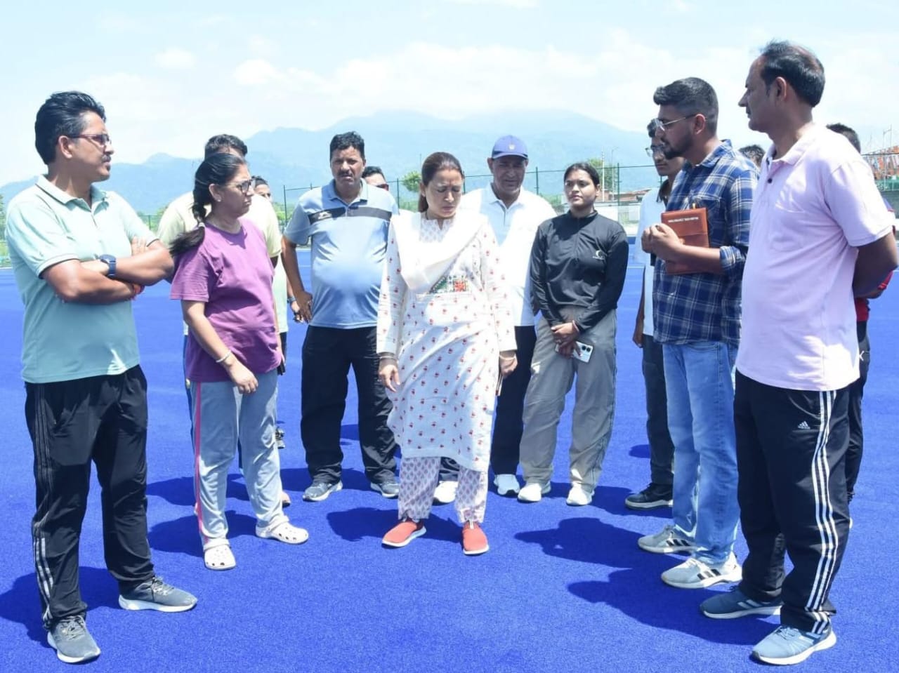 Haldwani: हल्द्वानी को अगस्त में मिलेगा अंतरराष्ट्रीय एस्ट्रो टर्फ हॉकी स्टेडियम, खेल मंत्री रेखा आर्या ने किया निरीक्षण