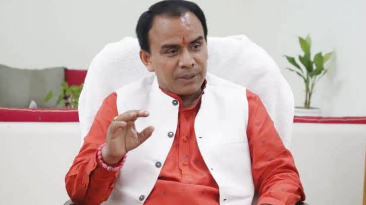 Dehradun: धामी सरकार का बॉण्डधारी चिकित्सकों पर बड़ा एक्शन, 234 होंगे बर्खास्त, मेडिकल कॉलेज करेंगे वसूली