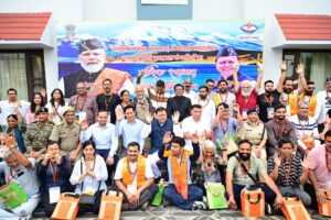 Uttarakhand: मुख्यमंत्री धामी ने कैलाश मानसरोवर यात्रा को दिखाई हरी झंडी, कोविड के बाद पहली बार शुरू हुई यात्रा