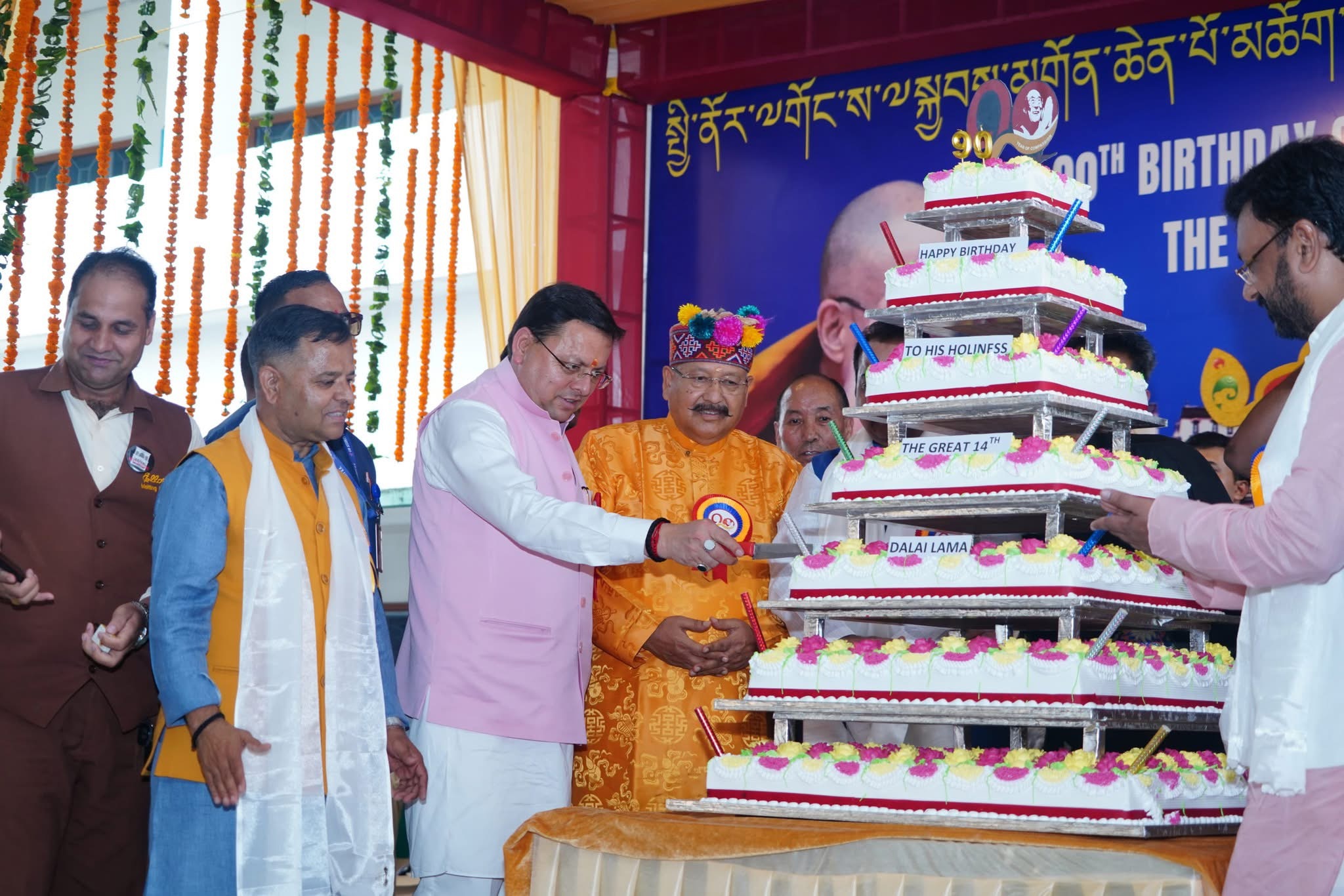 Dehradun: धामी सरकार का तिब्बती समाज को विकास का उपहार, बौद्ध मार्ग चौड़ीकरण और श्मशान निर्माण की घोषणा