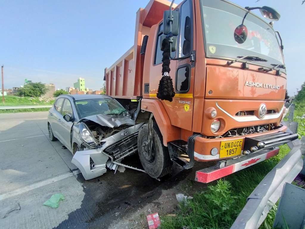 Haldwani: गौलापार बाईपास पर भीषण सड़क हादसा, ट्रक और कार की टक्कर में पांच गंभीर घायल