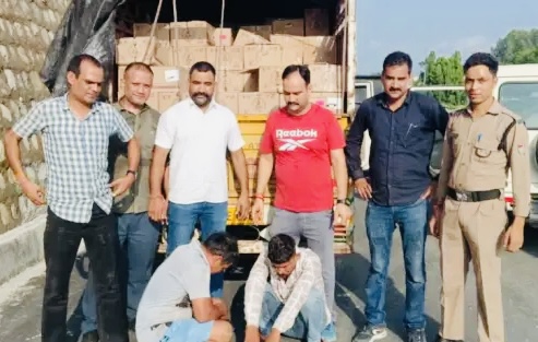 Dehradun: त्रिस्तरीय पंचायत चुनाव से पहले शराब तस्करों पर एसटीएफ की बड़ी कार्रवाई, 233 पेटी अवैध शराब के साथ तीन गिरफ्तार