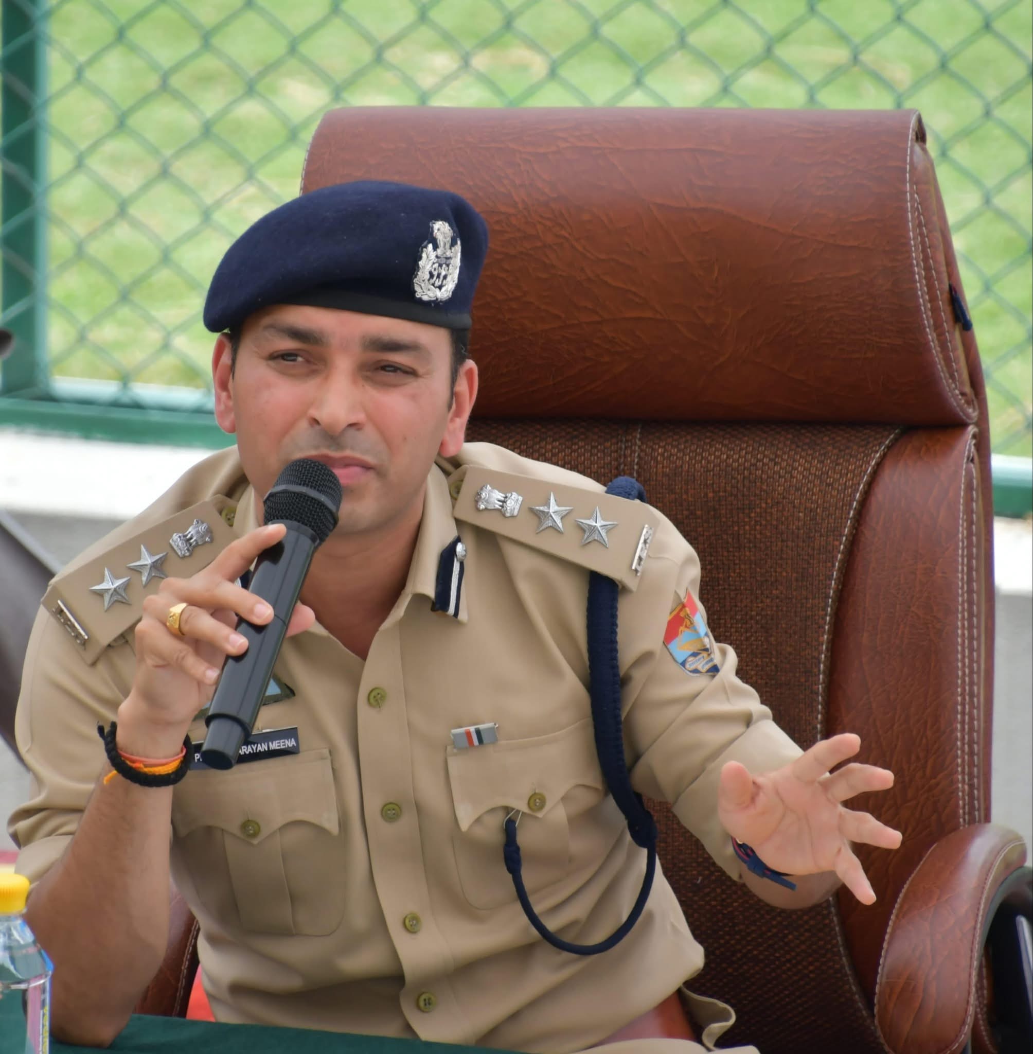 Nainital: पंचायत चुनाव को लेकर नैनीताल पुलिस सतर्क, चार ब्लॉकों से मतदान ड्यूटी पर रवाना किए गए सुरक्षा कर्मी