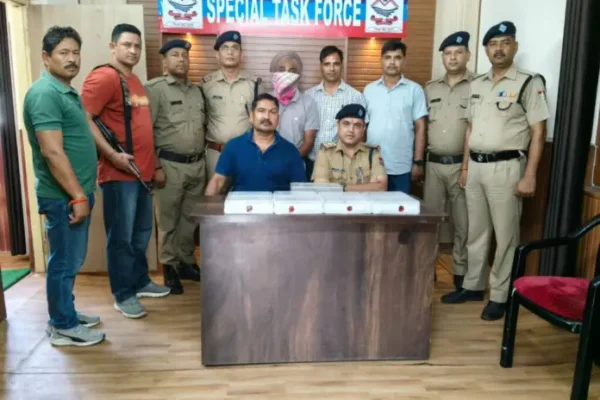 Rudrapur: एसटीएफ की बड़ी कार्रवाई, आठ अवैध पिस्टल और मैगजीन के साथ अन्तर्राज्यीय हथियार तस्कर गिरफ्तार
