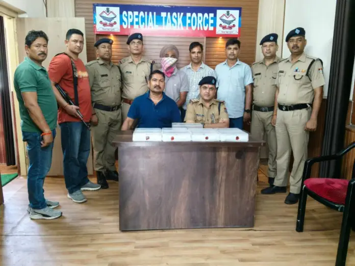 Rudrapur: एसटीएफ की बड़ी कार्रवाई, आठ अवैध पिस्टल और मैगजीन के साथ अन्तर्राज्यीय हथियार तस्कर गिरफ्तार