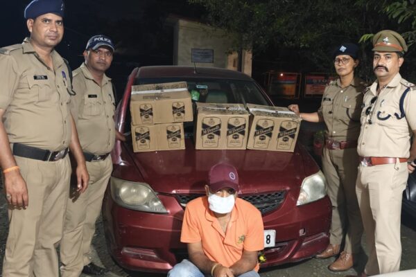 Nainital: चुनाव से पहले नैनीताल में अवैध शराब पर बड़ी कार्रवाई, 4 तस्कर गिरफ्तार