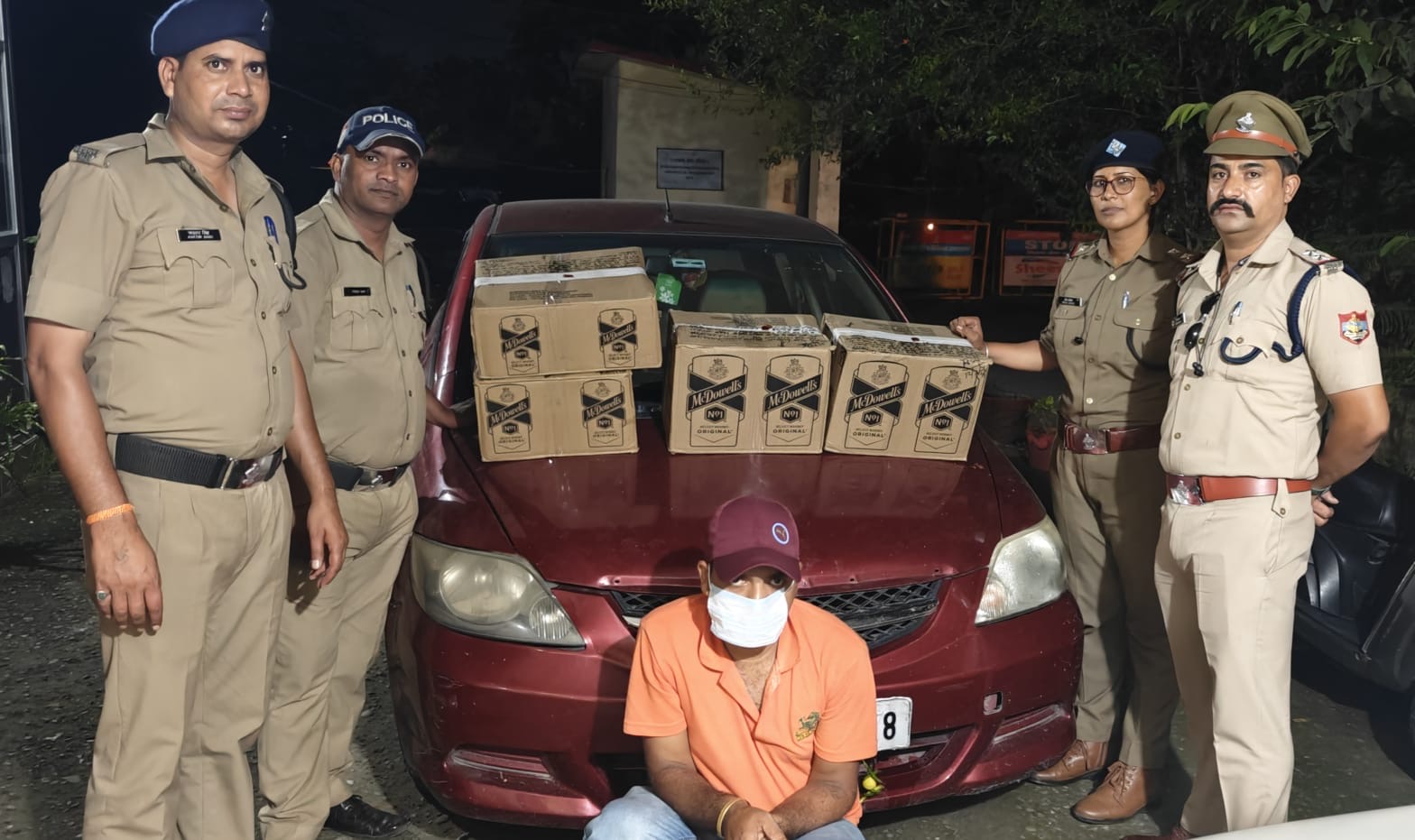 Nainital: चुनाव से पहले नैनीताल में अवैध शराब पर बड़ी कार्रवाई, 4 तस्कर गिरफ्तार