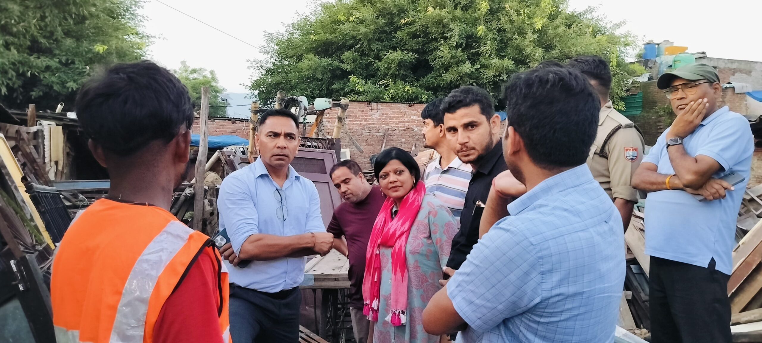 Haldwani: चोरगललिया रोड में चोरी की सामग्री और बाल श्रम पर प्रशासन का शिकंजा, कई प्रतिष्ठानों पर कार्यवाही