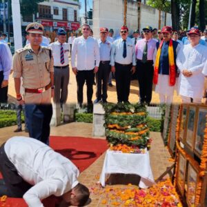 Haldwani: हल्द्वानी में कारगिल विजय दिवस पर भावपूर्ण श्रद्धांजलि समारोह, शहीदों के साहस और बलिदान को किया गया नमन