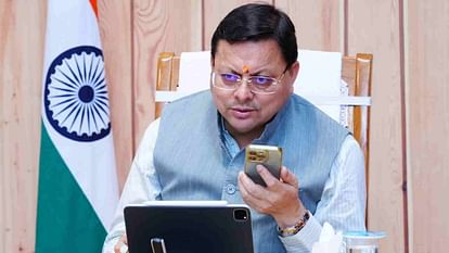 Gairsain: गैरसैंण की 21 वर्षीय प्रियंका नेगी बनीं ग्राम प्रधान, सीएम धामी ने फोन कर दी बधाई