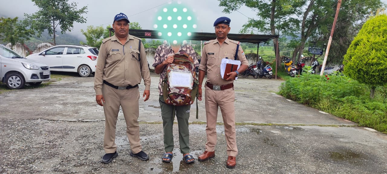 Champawat: टनकपुर में महाराष्ट्र निवासी युवक 100 ग्राम एमडीएमए के साथ गिरफ्तार, ड्रग फैक्ट्री से जुड़ाव का हुआ खुलासा