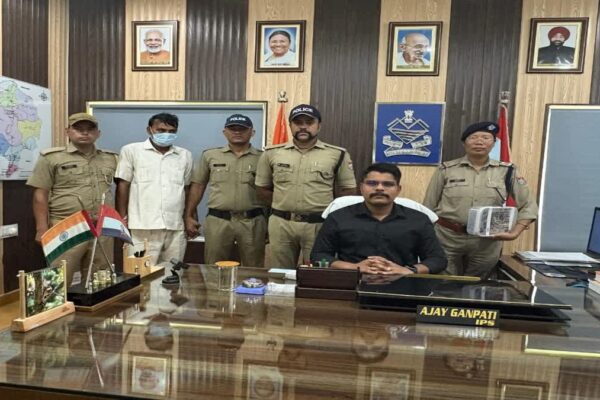 Champawat: चंपावत में एक करोड़ की स्मैक के साथ तस्कर गिरफ्तार, एसटीएफ और पुलिस की संयुक्त कार्रवाई से ड्रग माफिया में हड़कंप