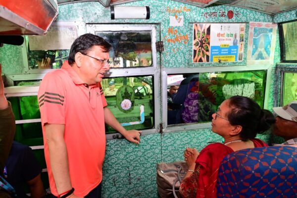Uttarkashi: मुख्यमंत्री धामी ने उत्तरकाशी में आपदा पीड़ितों से की मुलाकात, अब तक 65 से अधिक लोगों का हेली रेस्क्यू