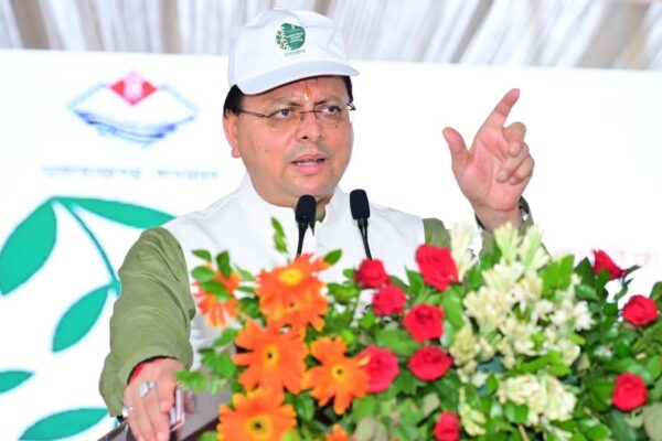 Dehradun: देहरादून में सीएम धामी ने योगा पार्क, एआई चैटबॉट और हरित नीति का शुभारंभ, नशामुक्ति की दिलाई शपथ