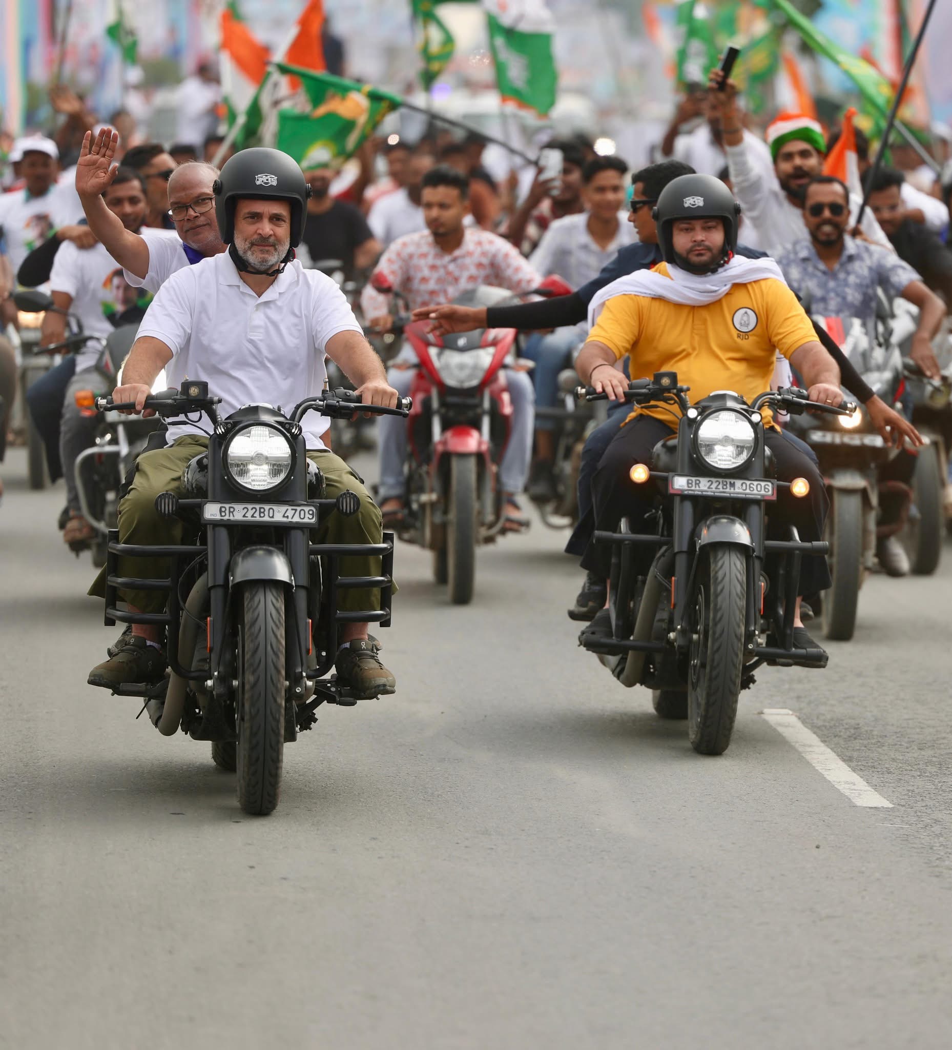 Bihar: पूर्णिया में वोटर अधिकार यात्रा के दौरान राहुल-तेजस्वी की जुगलबंदी, ढाबे पर रुके तो दिखा सियासी रंग