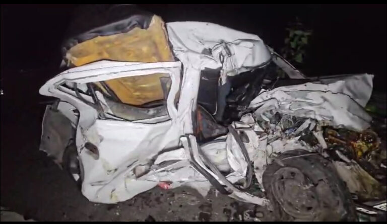 Haldwani: रामपुर रोड पर भीषण सड़क हादसा, एक ही परिवार के तीन लोगों की मौत दो घायल