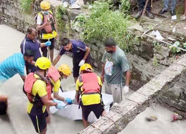 Haldwani: काठगोदाम कॉलटैक्स नहर में बहे युवक का शव मुखानी क्षेत्र से बरामद, हादसे के बाद गौला बैराज बंद