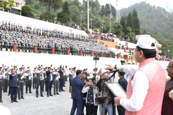 Nainital: सीएम धामी ने छात्रों संग ली स्वच्छता की गंगा शपथ, जनभागीदारी से स्वच्छ उत्तराखंड का आह्वान