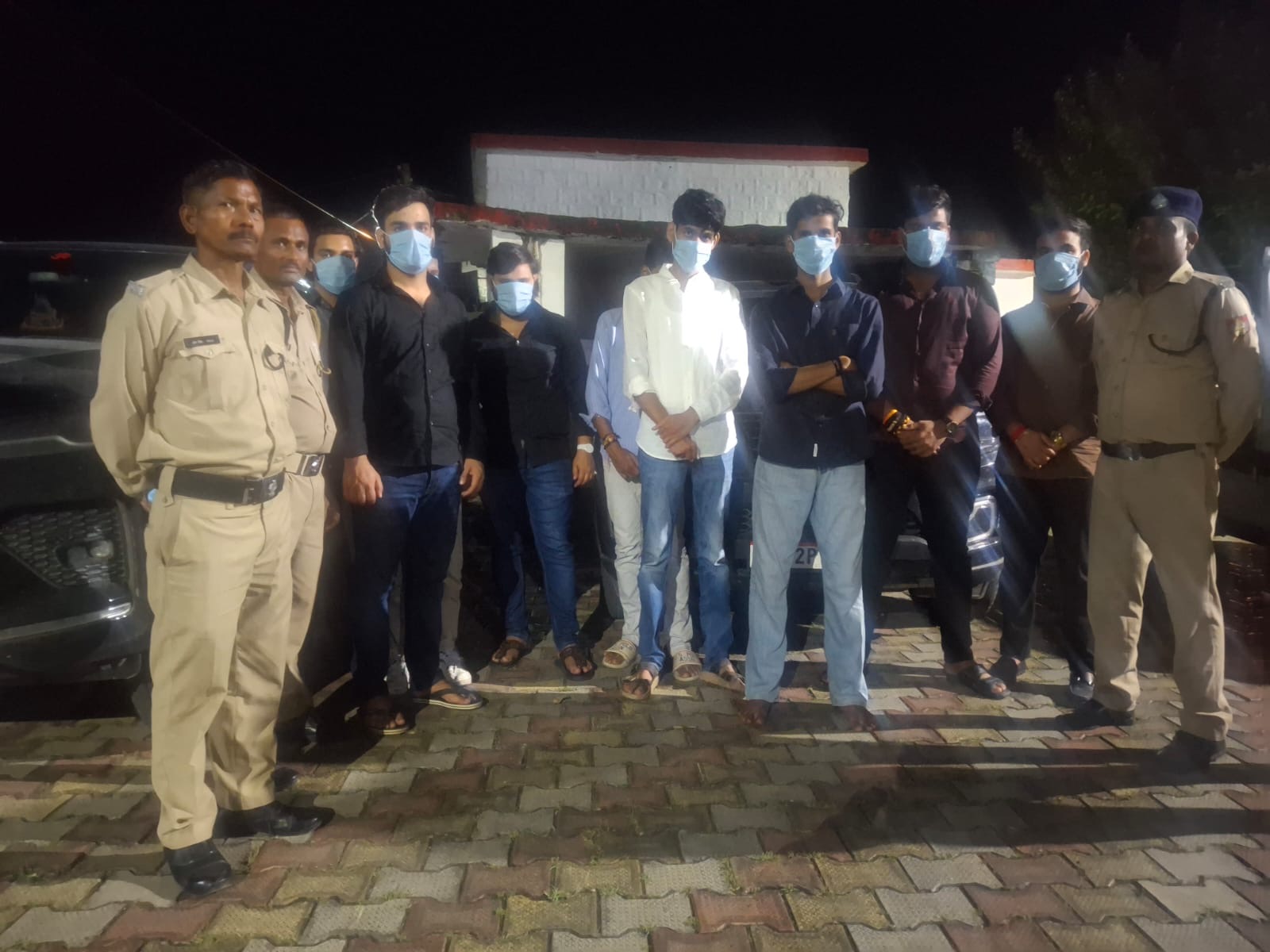 Nainital: कालाढूंगी में लग्जरी गाड़ियों का रौब पड़ा भारी, पुलिस ने की बड़ी कार्रवाई
