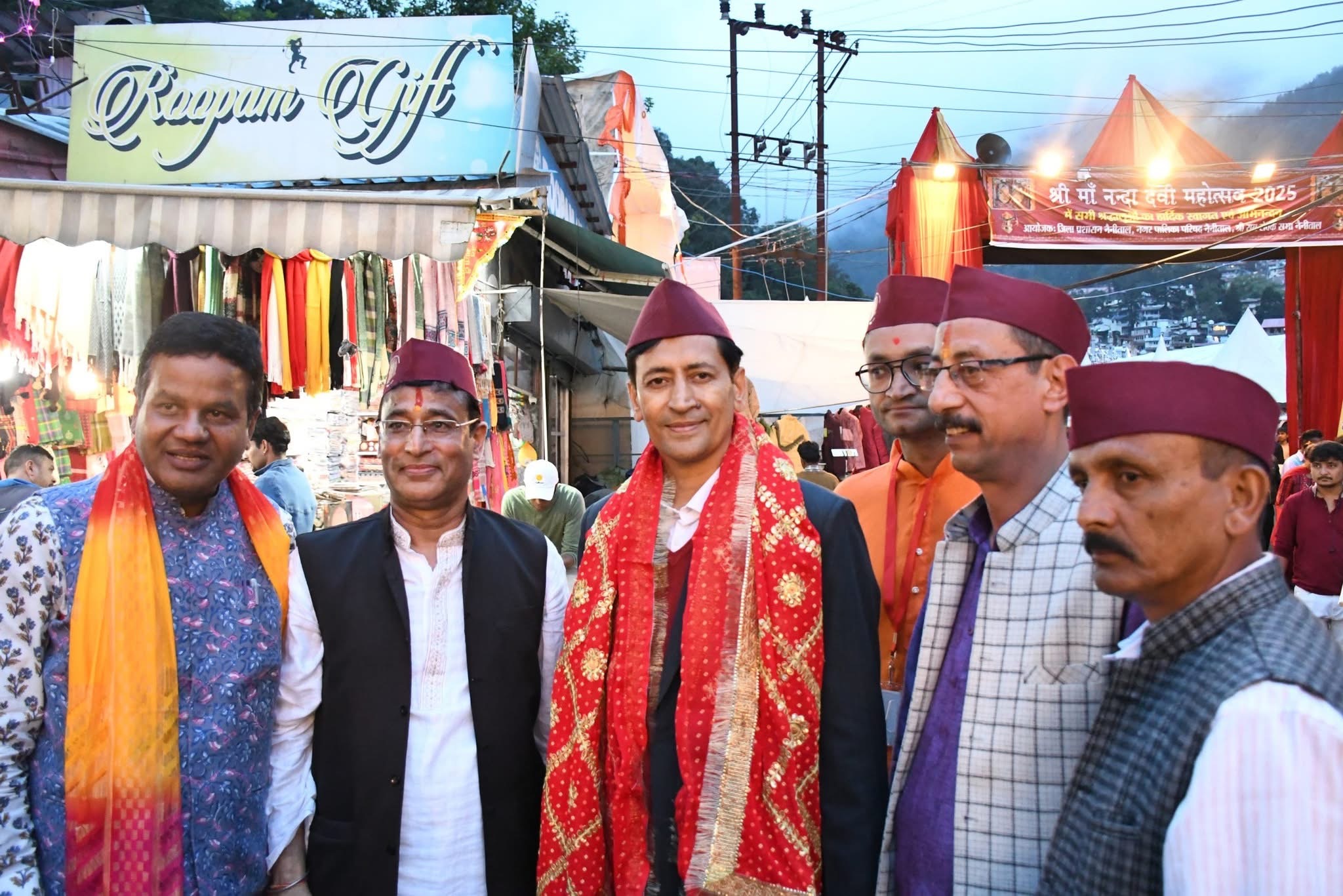 Nainital: कुमाऊं आयुक्त दीपक रावत पहुंचे नंदा सुनंदा महोत्सव, नैनीताल नगर को बेहतर बनाने पर दिया जोर