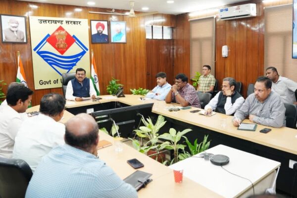 Dehradun: मुख्य सचिव की अध्यक्षता में रेल परियोजनाओं पर सामंजस्य बैठक, महाकुंभ 2033 से पहले हरिद्वार-देहरादून डबल लाइन को मिली प्राथमिकता