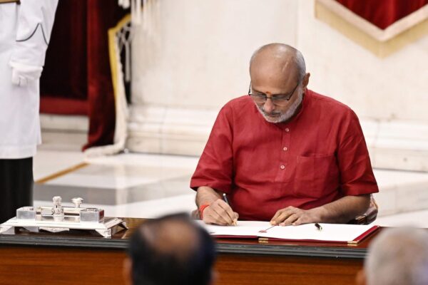 New Delhi: सीपी राधाकृष्णन ने ली उपराष्ट्रपति पद की शपथ