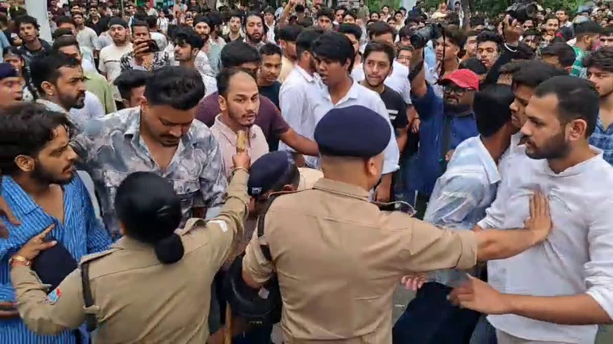 Haldwani: हल्द्वानी एमबीपीजी कॉलेज में छात्रसंघ चुनाव से पहले बवाल, दो गुटों में जमकर मारपीट