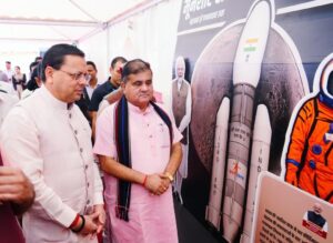 Dehradun: मुख्यमंत्री धामी ने सेवा पखवाड़ा प्रदर्शनी का किया शुभारंभ, स्वच्छता और महिला सशक्तिकरण पर दिया जोर Dehradun