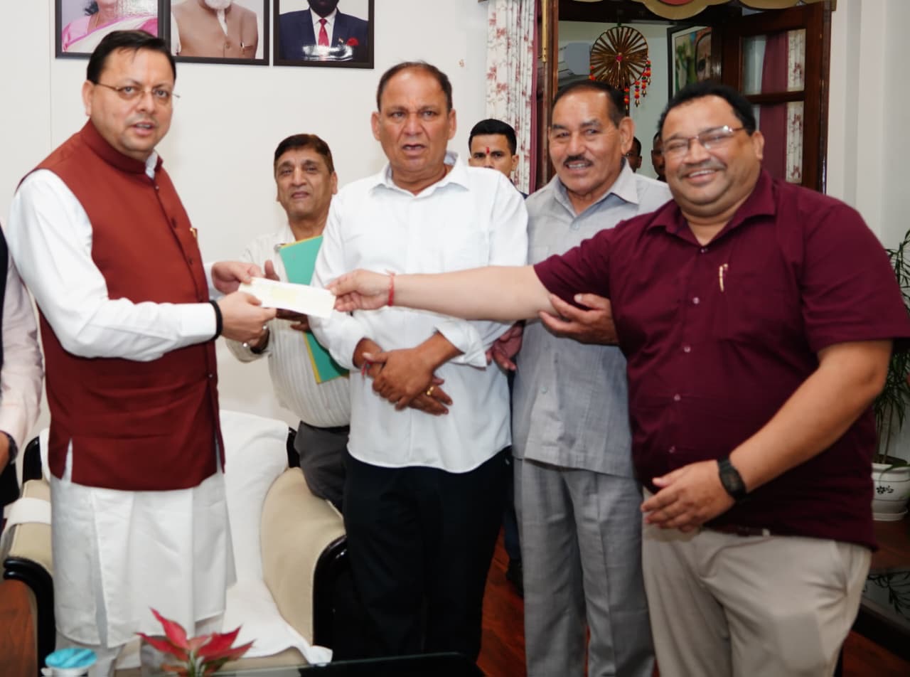 Dehradun: आपदा प्रभावितों की मदद को कृषि विपणन बोर्ड ने मुख्यमंत्री राहत कोष में दिए एक करोड़ रुपये