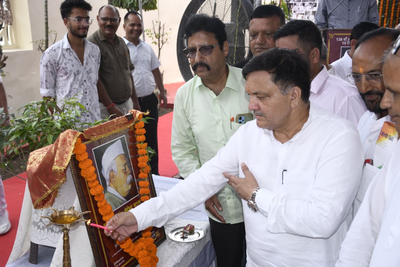 Haldwani: भारत रत्न पंडित गोविन्द बल्लभ पंत की 138वीं जयंती हल्द्वानी में श्रद्धापूर्वक मनाई गई
