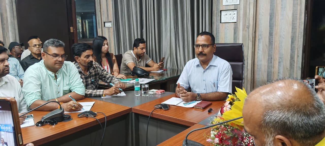 Nainital: डीएम ललित मोहन रयाल बोले — जनसेवा, पारदर्शिता और संवाद रहेगा प्रशासन की नींव