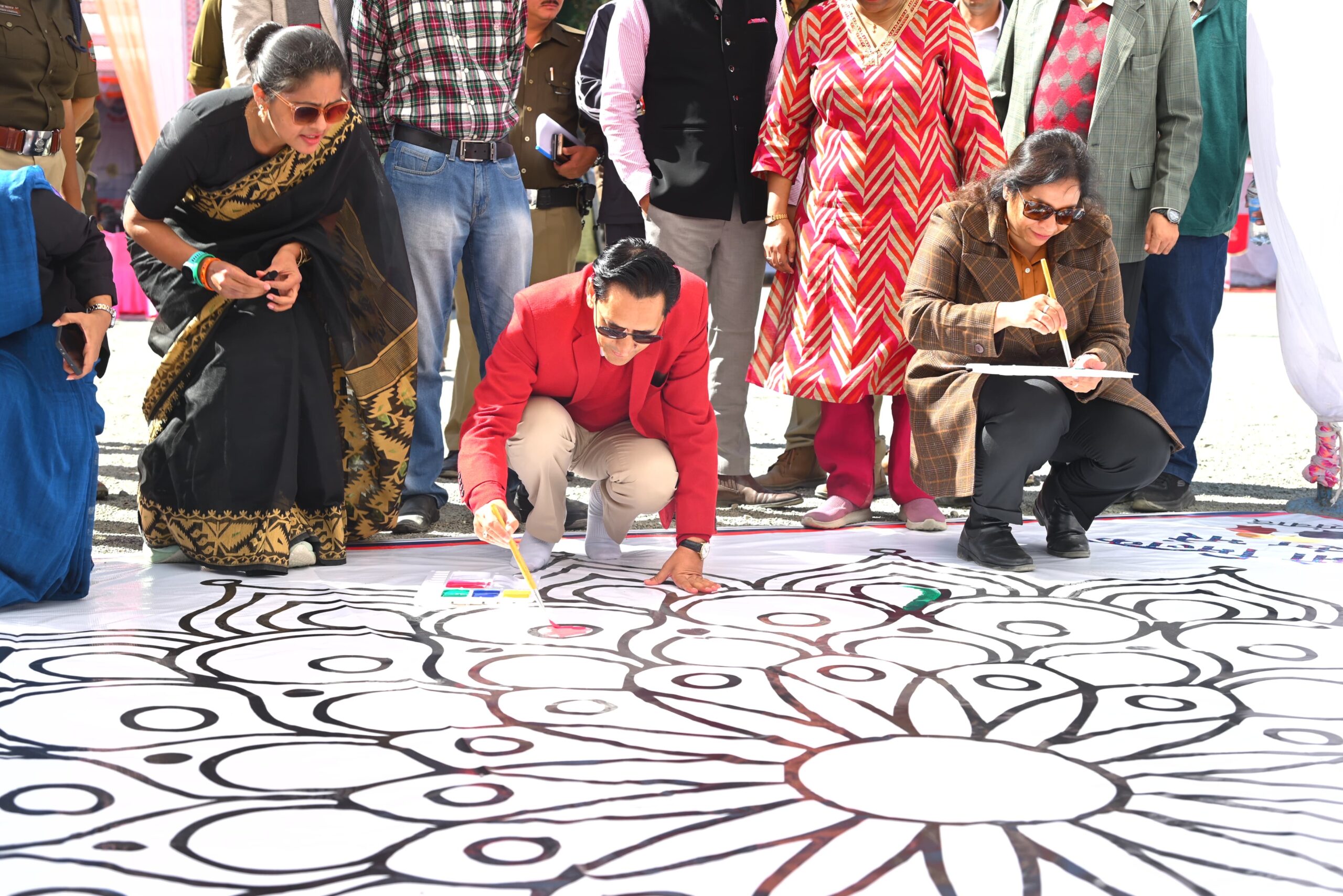 Nainital: संवेदनशील पुलिसिंग की मिसाल बना ‘संवाद वेलनेस मेला–2025’, कमिश्नर दीपक रावत और आईजी रिद्धिम अग्रवाल ने किया शुभारंभ