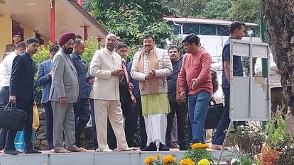 Nainital: पूर्व राष्ट्रपति रामनाथ कोविंद पहुंचे कैंची धाम, बाबा नीम करौली महाराज के किए दर्शन