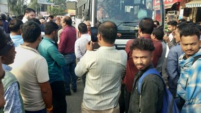 Rishikesh: गढ़वाल मंडल में ट्रांसपोर्टरों का चक्का जाम, टैक्स छूट और फिटनेस सेंटर शुरू करने की उठी मांग