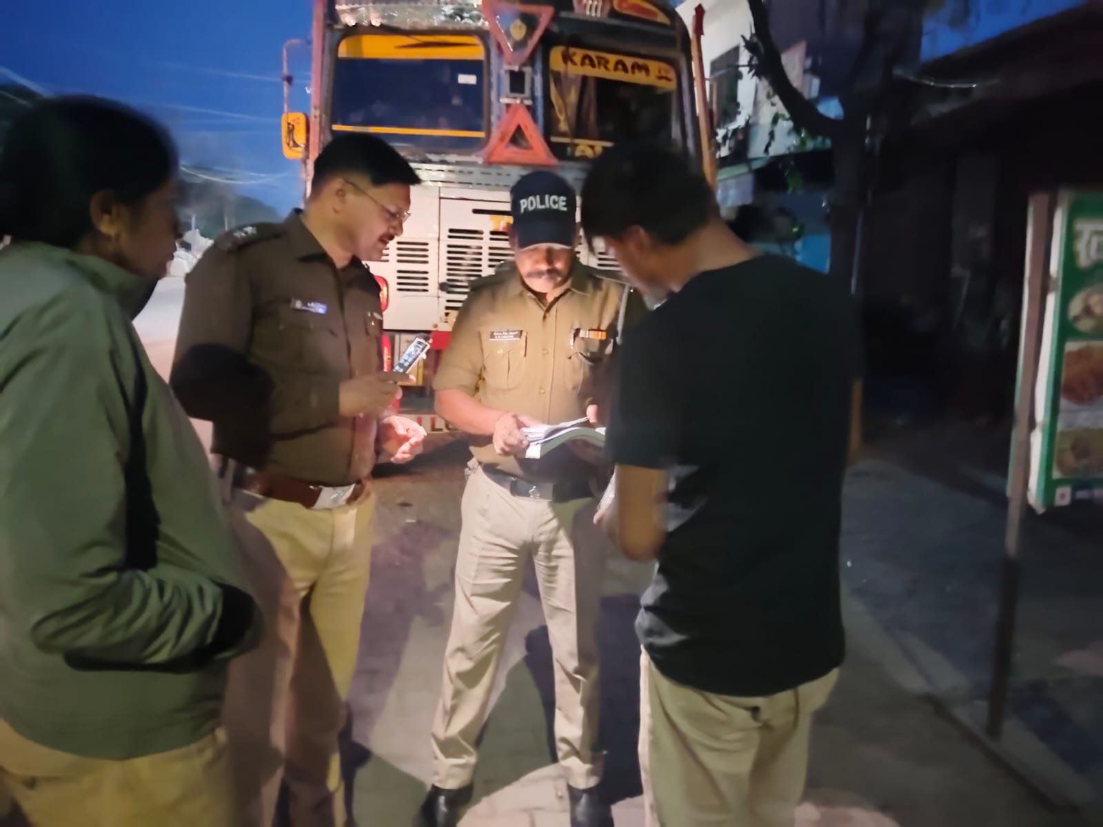Nainital: वी वीं आई पी भ्रमण से पहले नैनीताल में रेड अलर्ट, पुलिस ने चलाया सघन चेकिंग अभियान