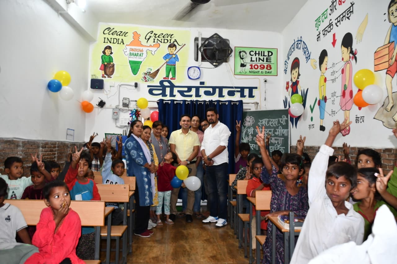 Haldwani: एसएसपी नैनीताल ने वीरांगना संस्था के बच्चों संग मनाई दीपावली, शिक्षा से जोड़ने के लिए किया प्रेरित