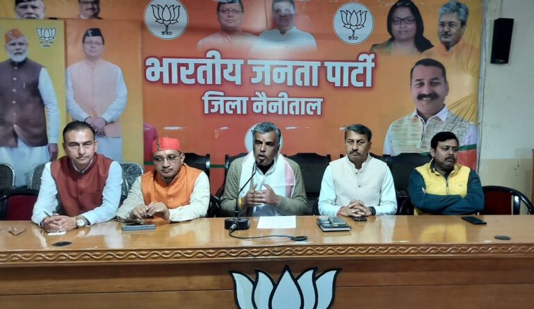 Haldwani: धामी सरकार की उपलब्धियों पर भाजपा मुख्य प्रवक्ता सुरेश जोशी की प्रेसवार्ता, विकास योजनाओं को बताया ‘उत्तराखंड का स्वर्णिम काल’
