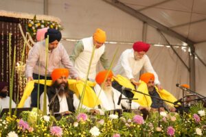 Dehradun: गुरु नानक जयंती पर मुख्यमंत्री धामी ने रेसकोर्स गुरुद्वारे में टेका मत्था, प्रदेशवासियों की सुख-समृद्धि की कामना की Dehradun