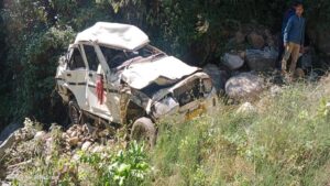 Uttarakhand: चमोली में बोलेरो खाई में गिरी, एक की मौत दो गंभीर Uttarakhand