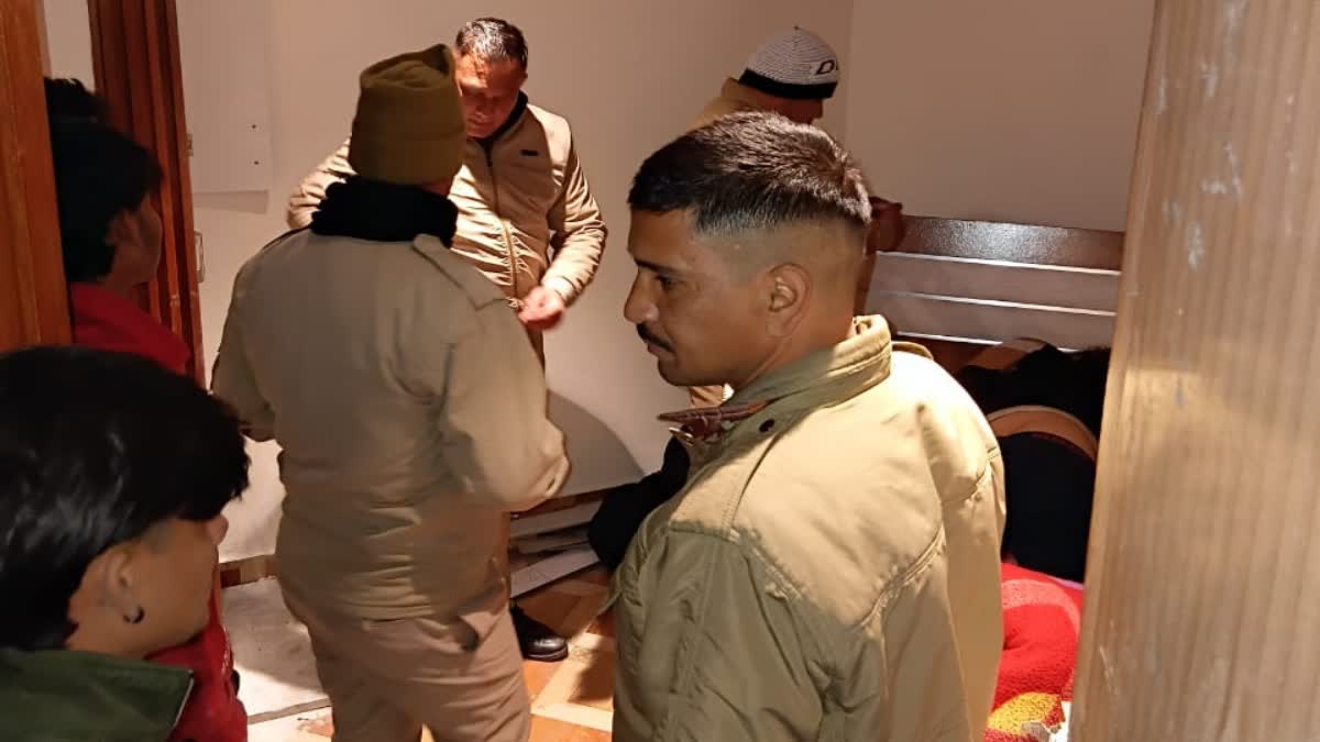 Mussoorie: मसूरी में कमरे से युवक का संदिग्ध शव मिलने से क्षेत्र में हड़कंप, पुलिस ने फॉरेंसिक जांच शुरू की