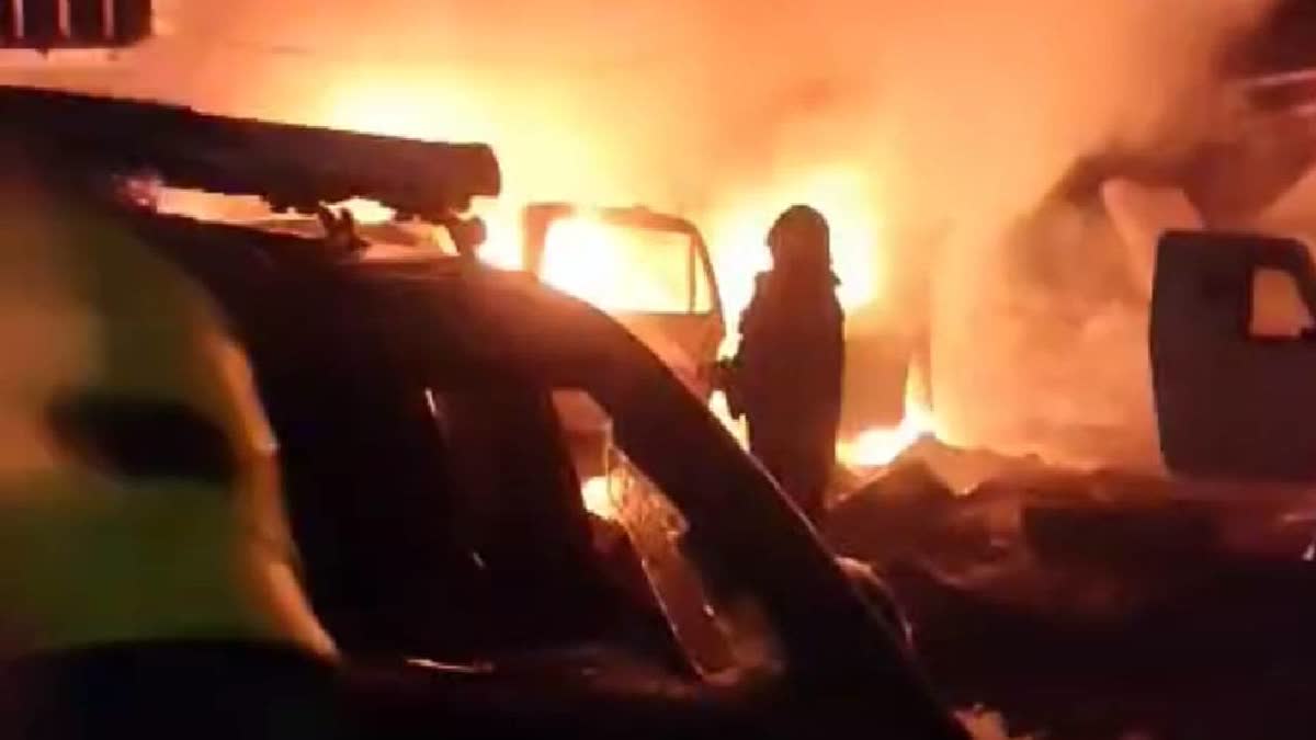 Srinagar: श्रीनगर के नौगाम थाने में जब्त विस्फोटक का नमूना लेते समय भीषण धमाका, 9 की मौत 29 गंभीर घायल