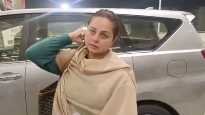 Bihar: लालू की बेटी रोहिणी आचार्य का भावुक बयान, कहा परिवारवालों ने उन्हें मारने के लिए चप्पल उठाई